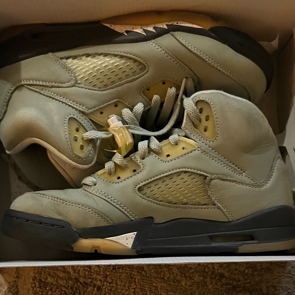 Jordan Retro 5 Horizon Sneakers